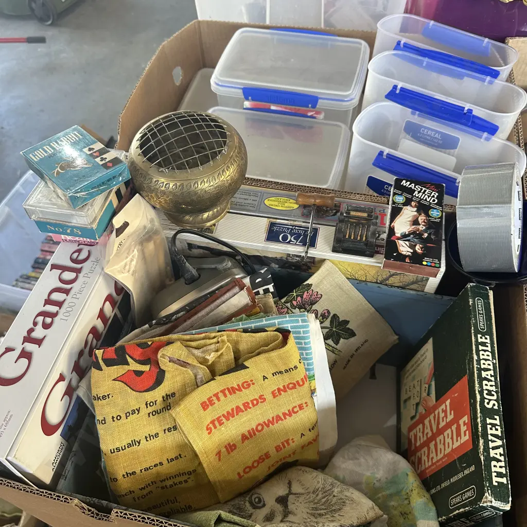 2 boxes vintage tea towels, tupperware etc Image 1++