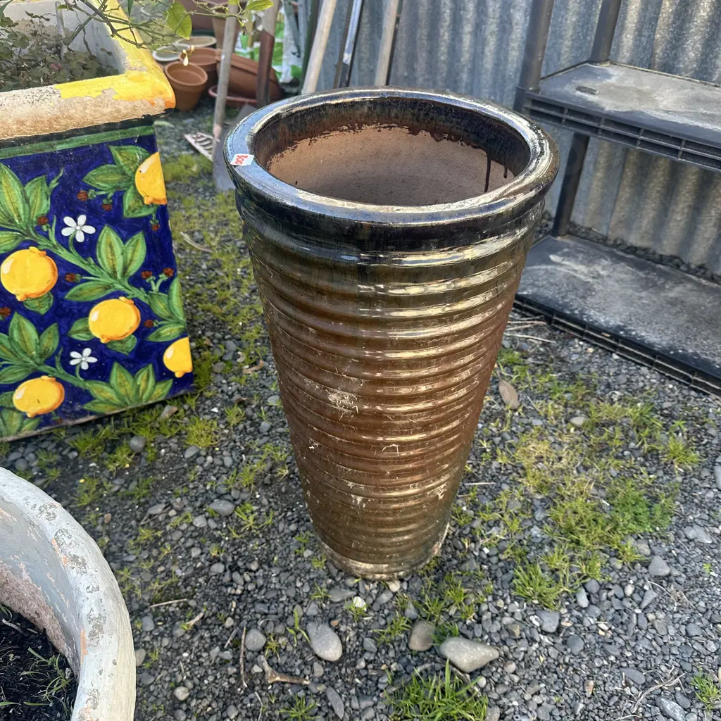 tall rimmed planter Image 1++