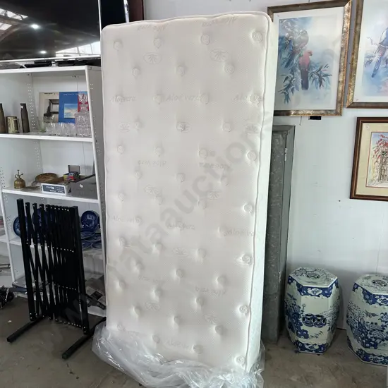 Very tidy King Single mattress