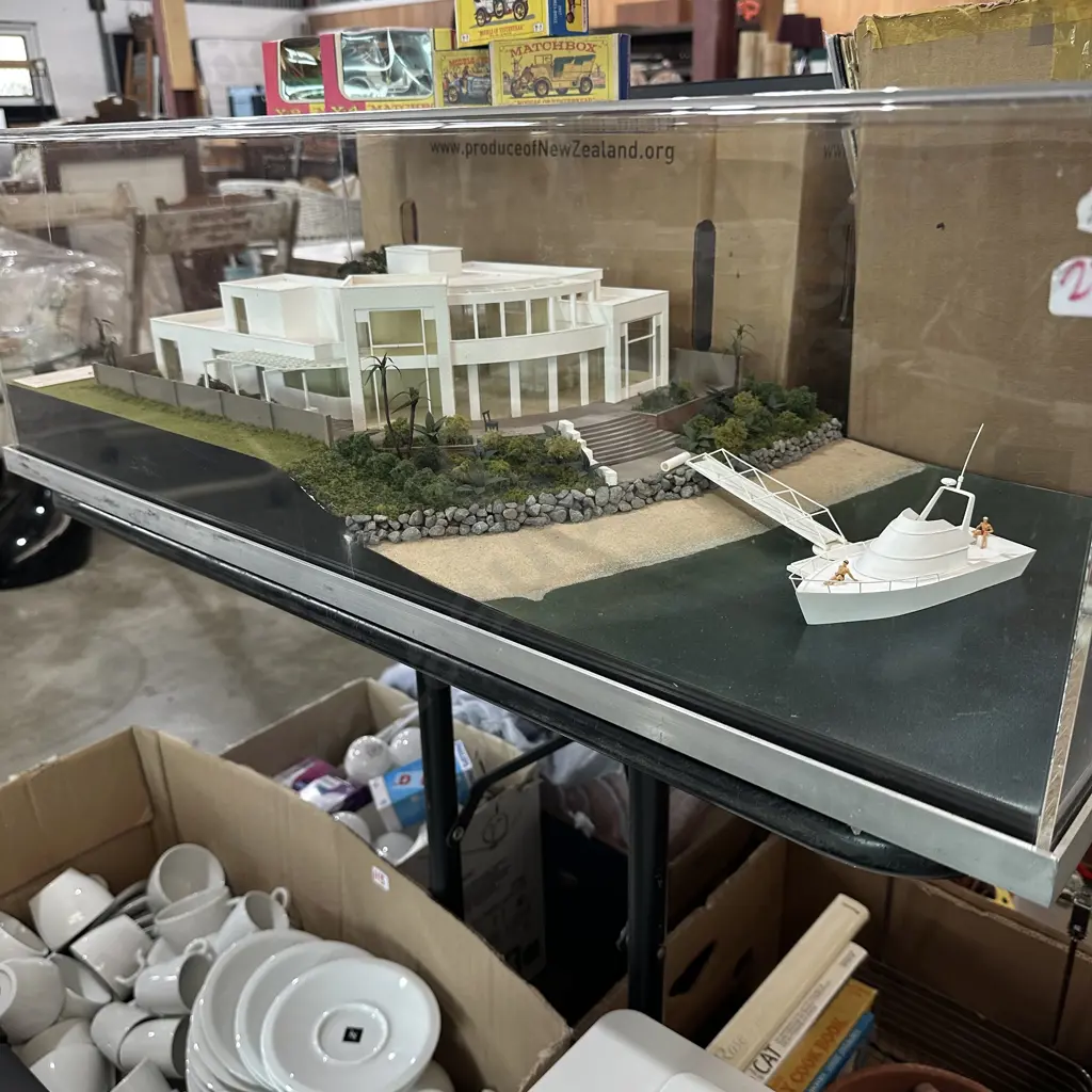 architects  model of vacation house  "Pauanui waterways" Image 1++