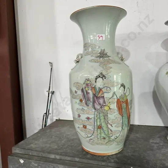 Large Oriental  vase - repaired