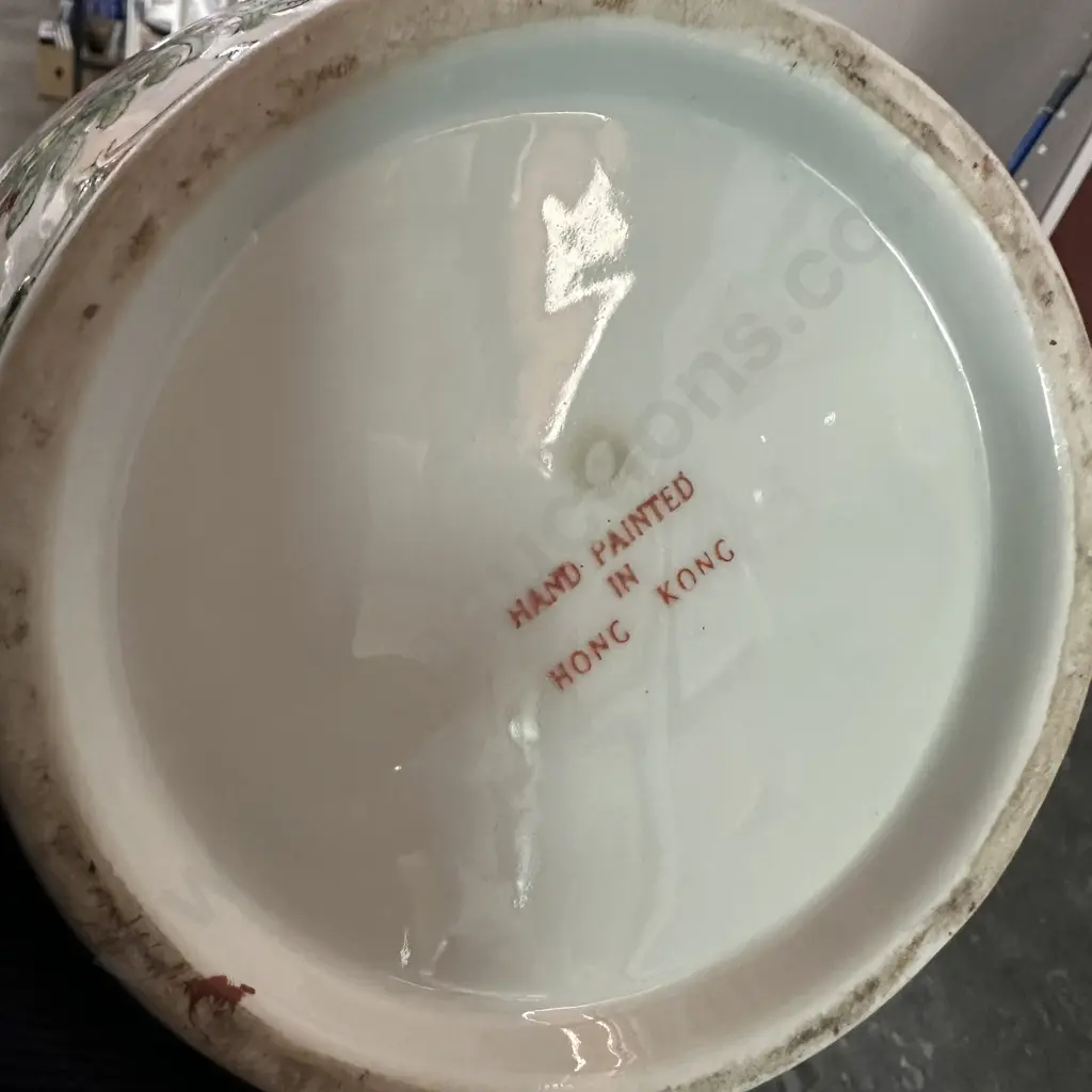 Large Oriental  vase Image 1++