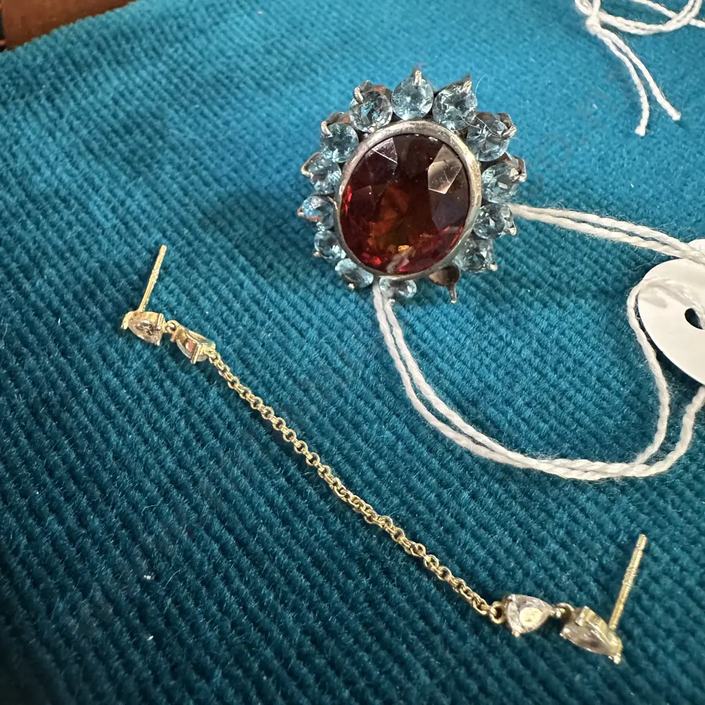 Topaz multi stone ring with large other centre stone (missing 1 Topaz) & other unknown jewelry piece Image 1++