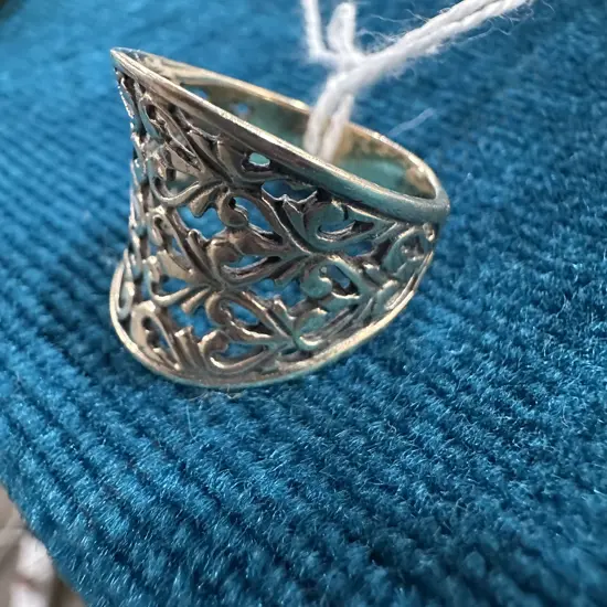 9ct Gold designer ring 4.3g