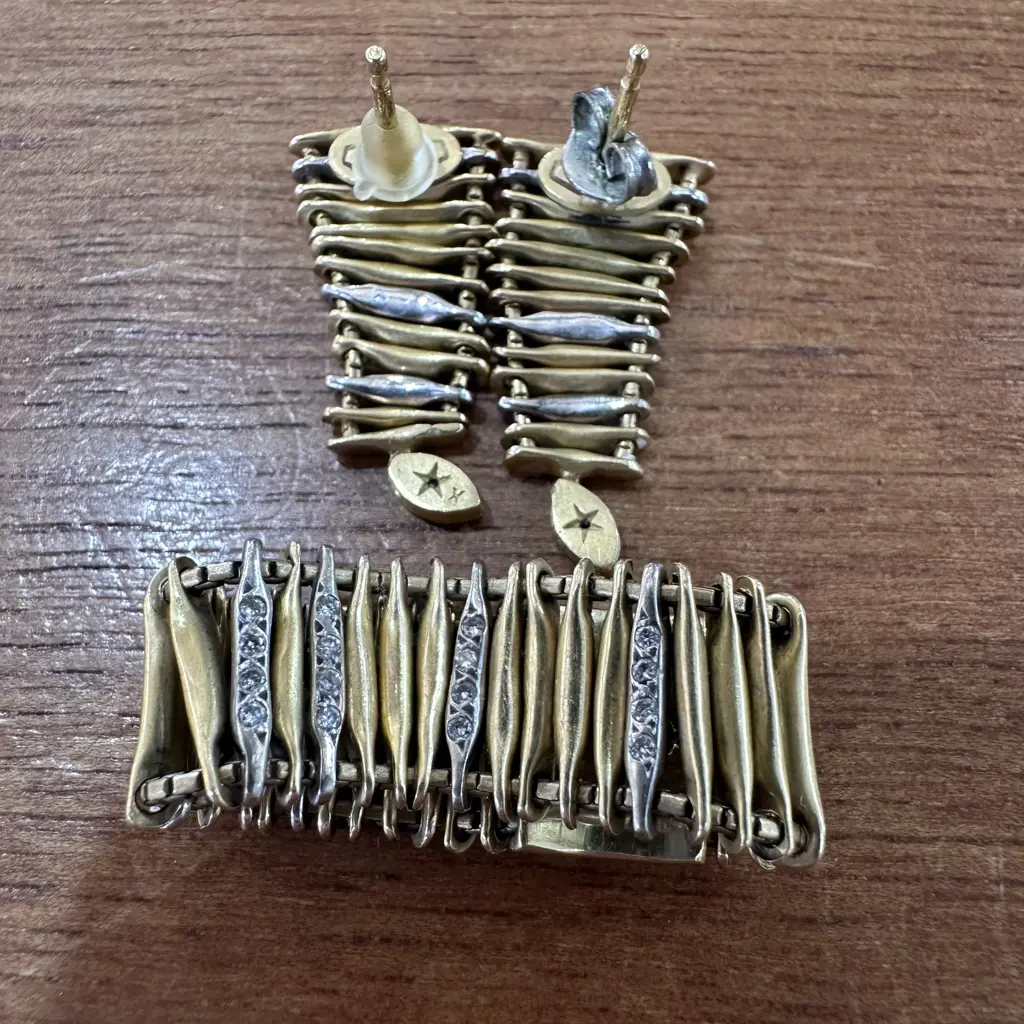 18ct Gold & diamond ascending earings & ring by H.Stern (makers mark & stamped 750) excellent condition total 17.26g Image 1++
