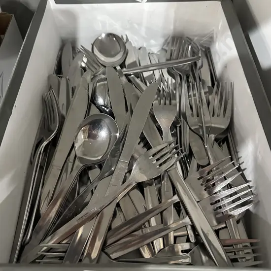 140pc of cutlery