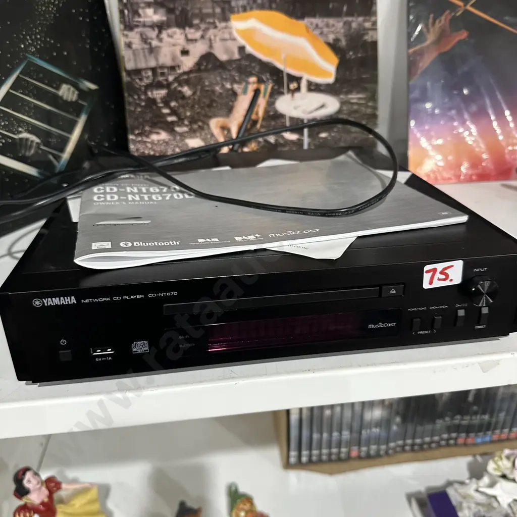 Yamaha network CD player Image 1++