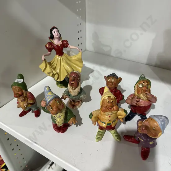 Wade set of Snow White and 7 dwarfs