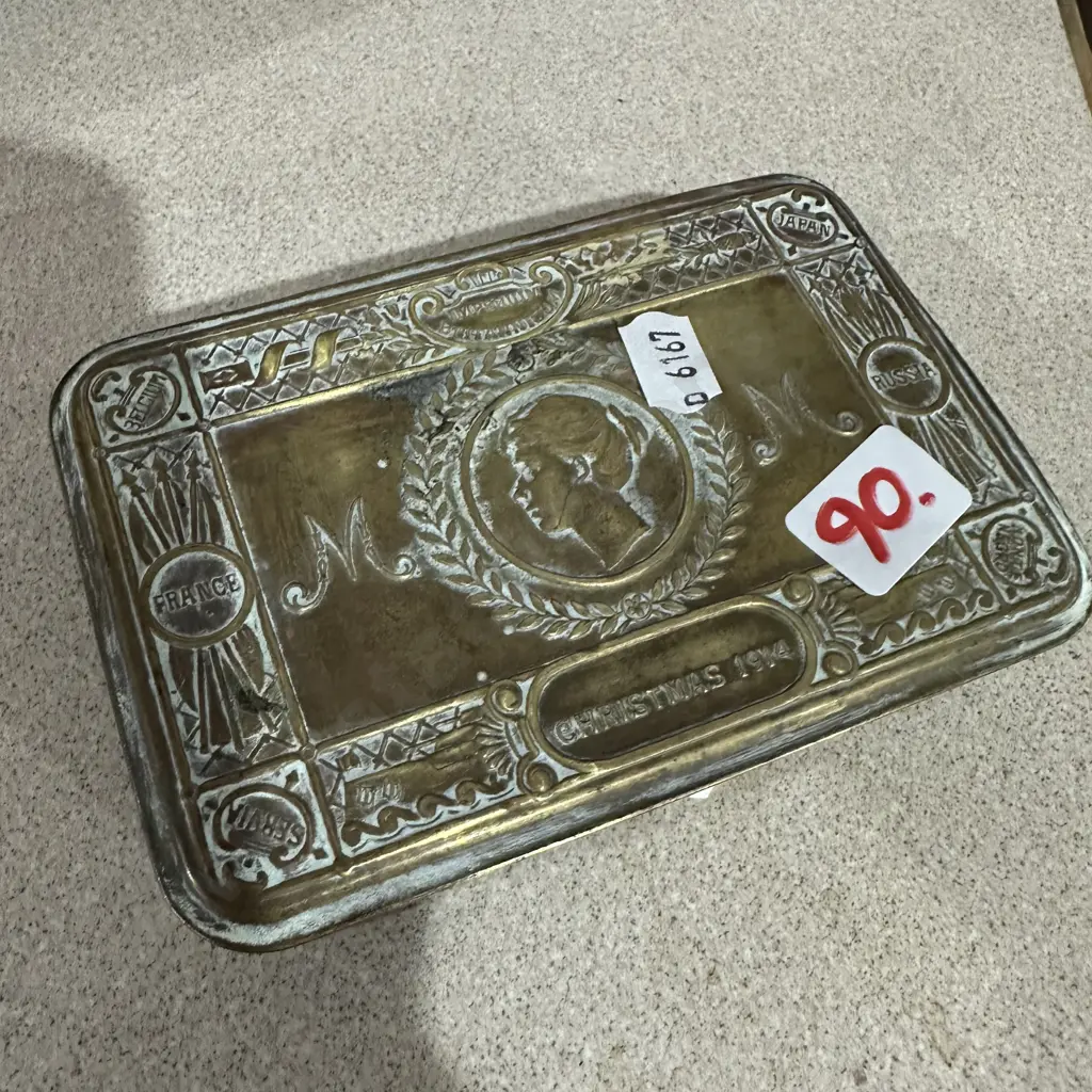 1914 Wartime Brass Xmas Tin Image 1++