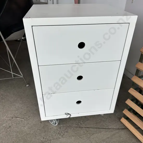 Rolling drawers