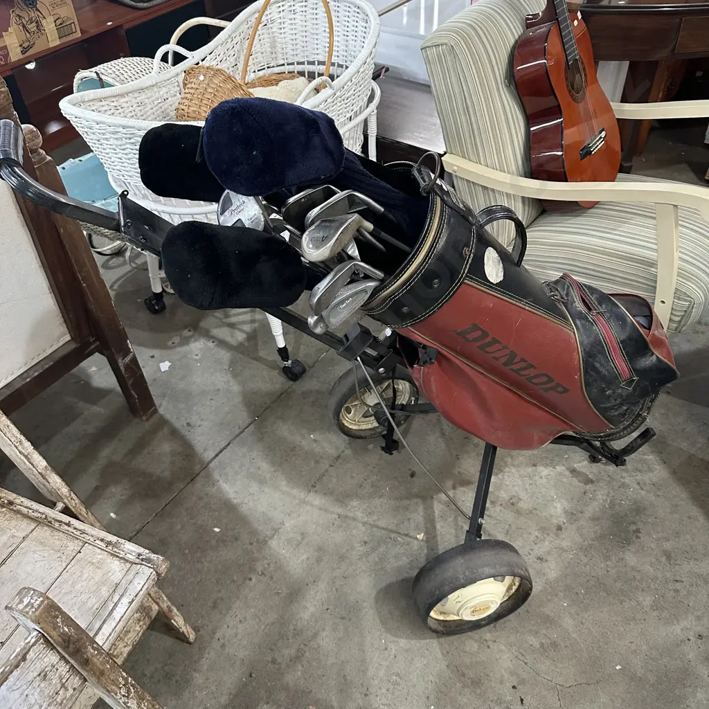 golf trundler and clubs Image 1++