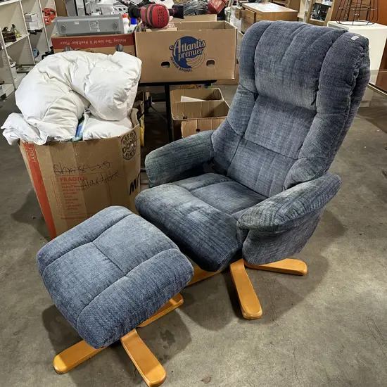 lounge chair and foot rest