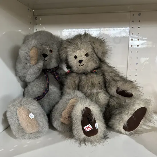 2 x Tobias teddies