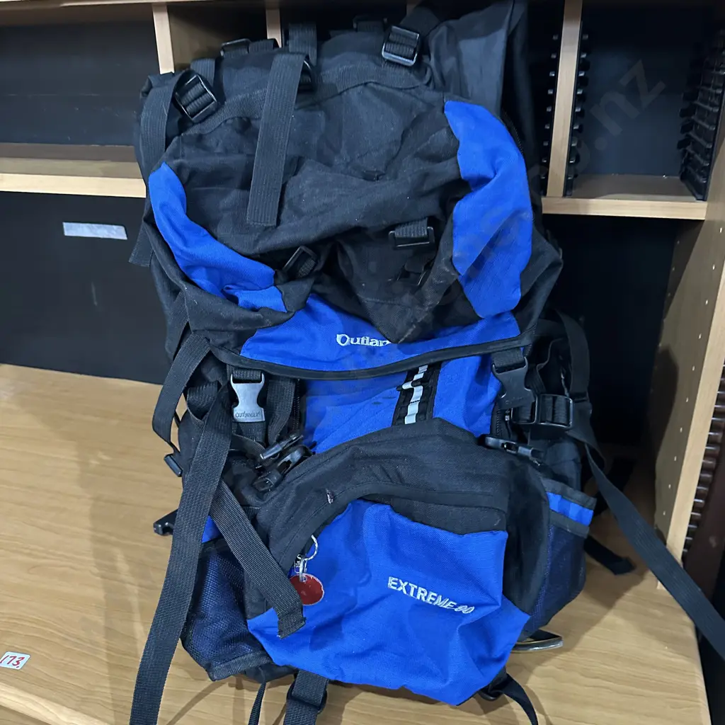 large backpack Image 1++