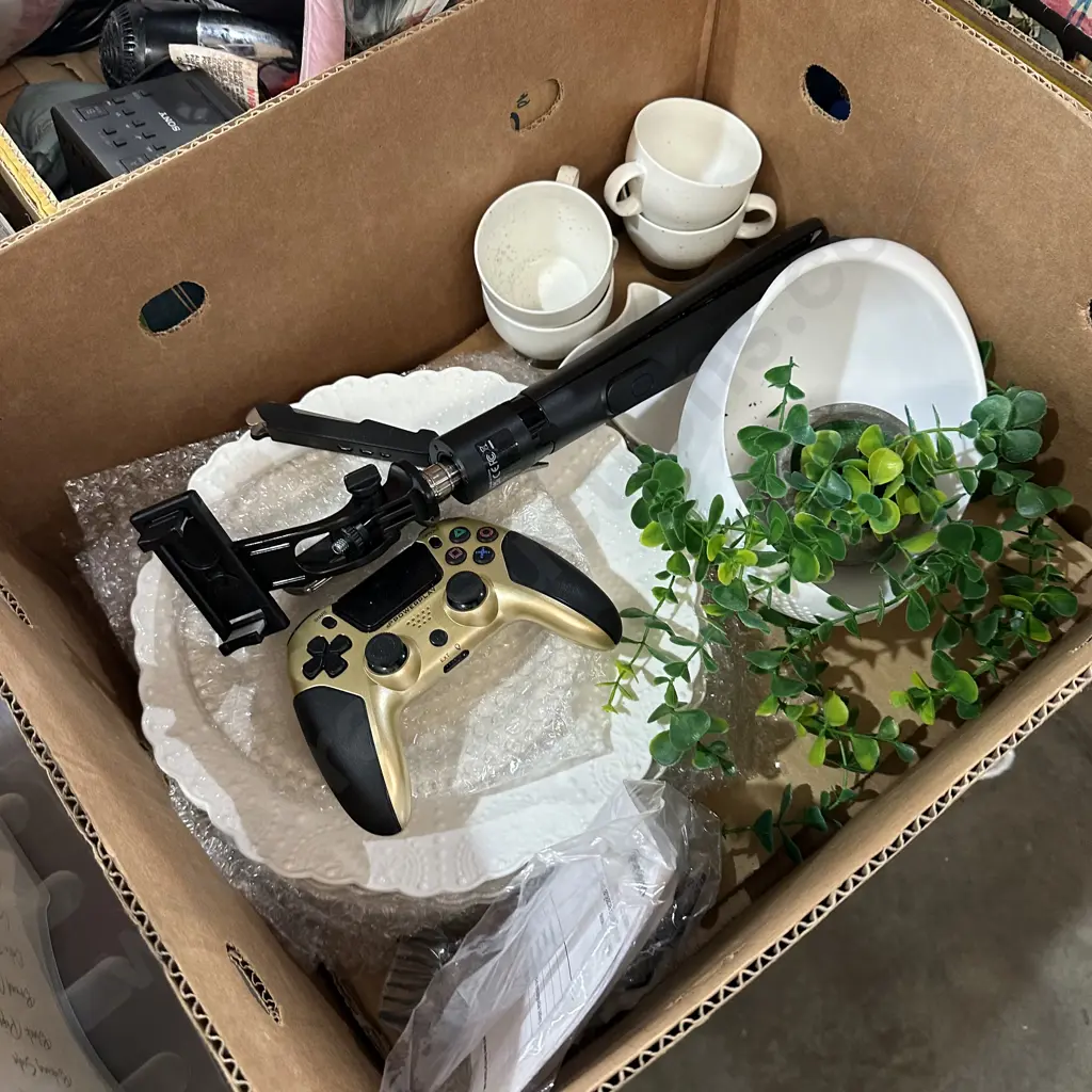 PS4 contoller, tool and selfie stick etc Image 1++