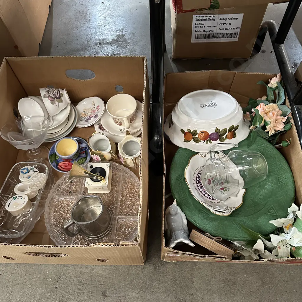 2 boxes collectables etc Image 1++