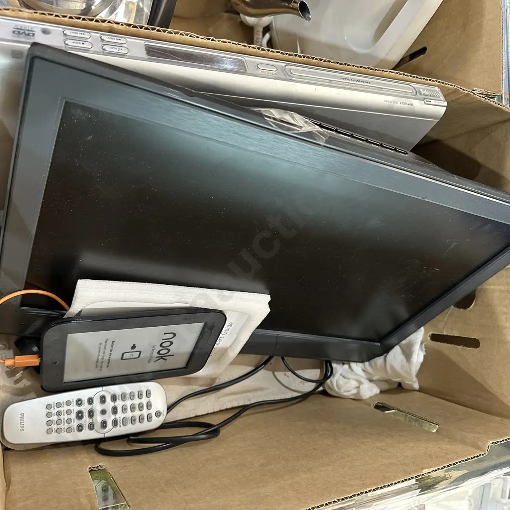 TV with built in DVD, plus DVD player etc Image 1++