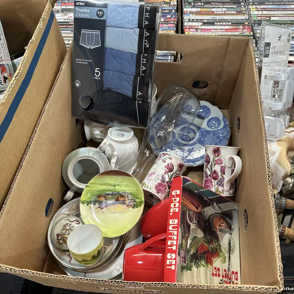 XXL trunks set, china etc Image 1++