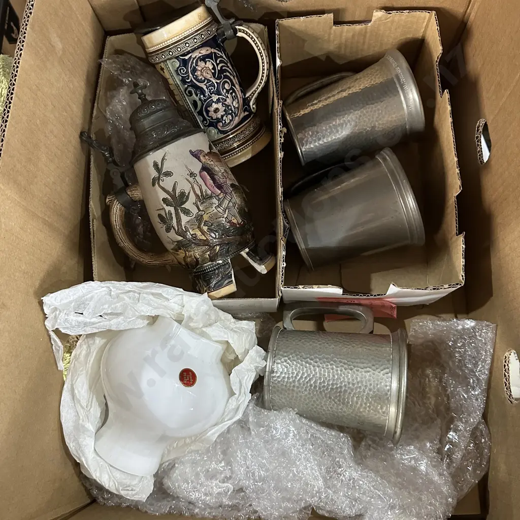 5 vintage mugs plus Italian lamp shade Image 1++