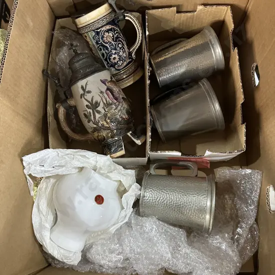 5 vintage mugs plus Italian lamp shade