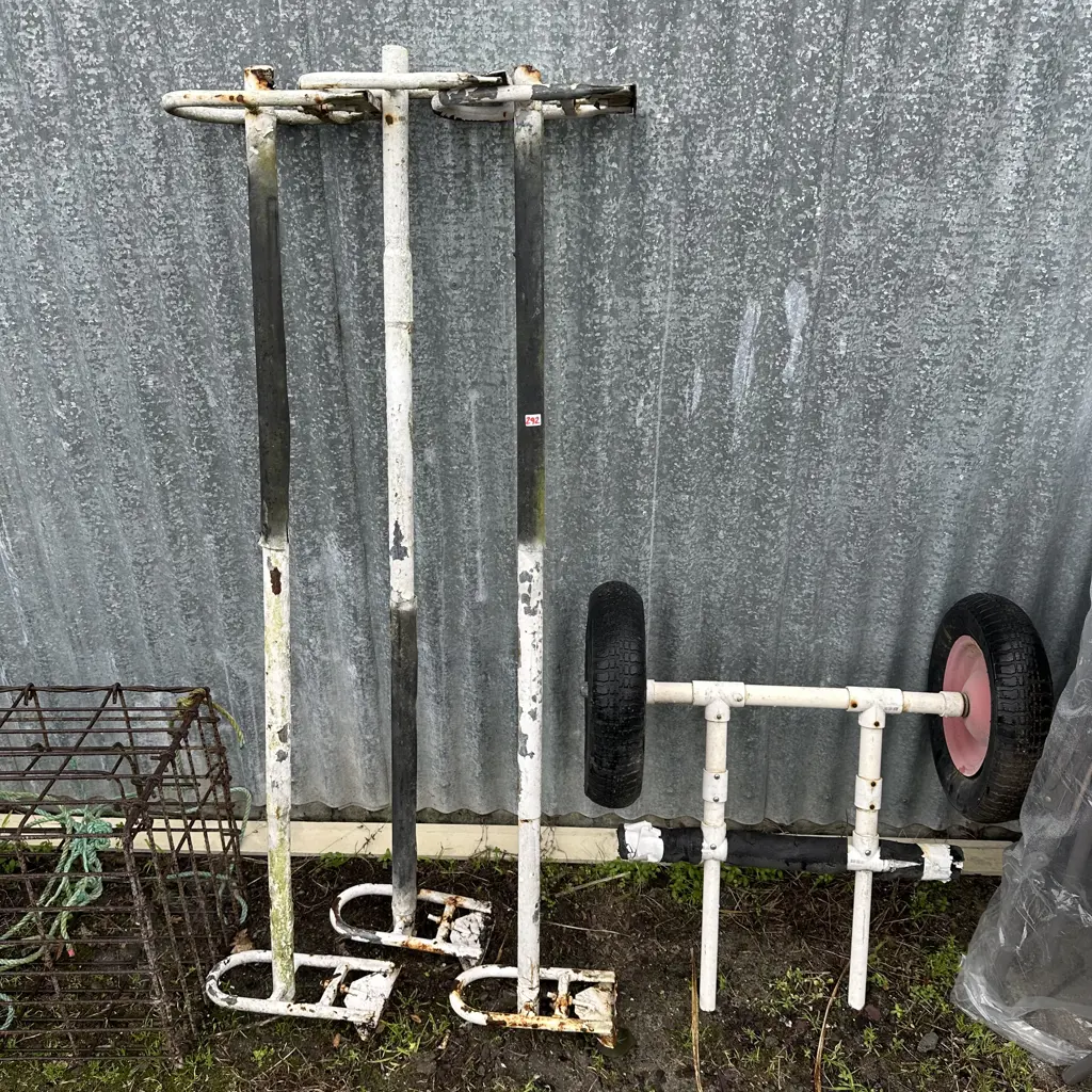 set  wheels and rusty roof racks Image 1++