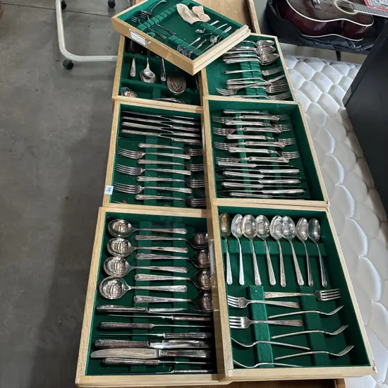 Cutlery service "Community" plus wooden drawers
