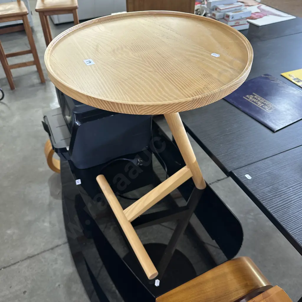 Ash wood side table Image 1++