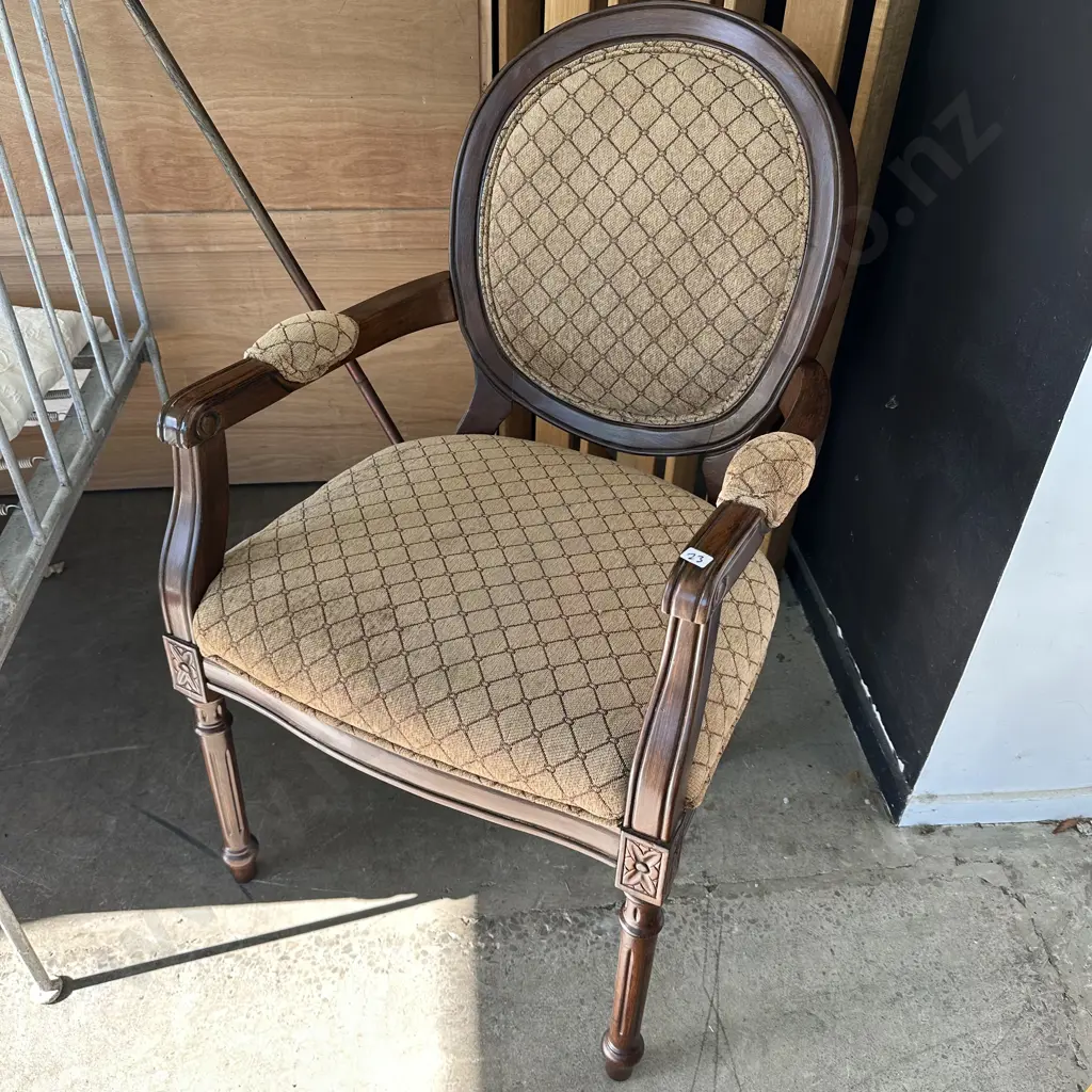 large arm chair Image 1++