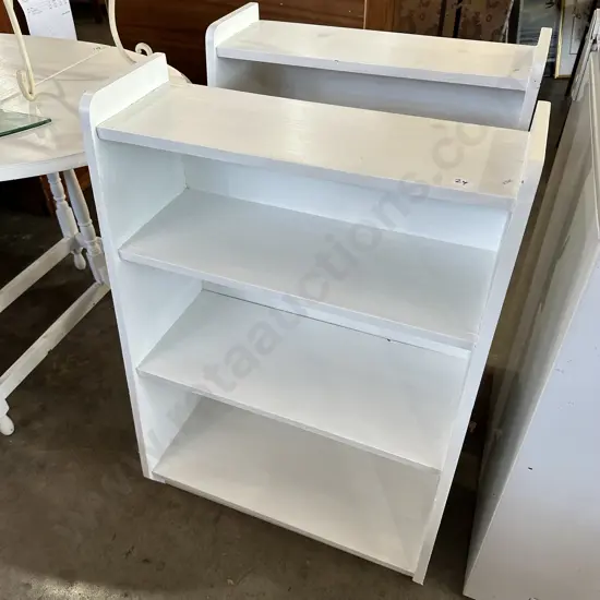 Pr wooden shelves
