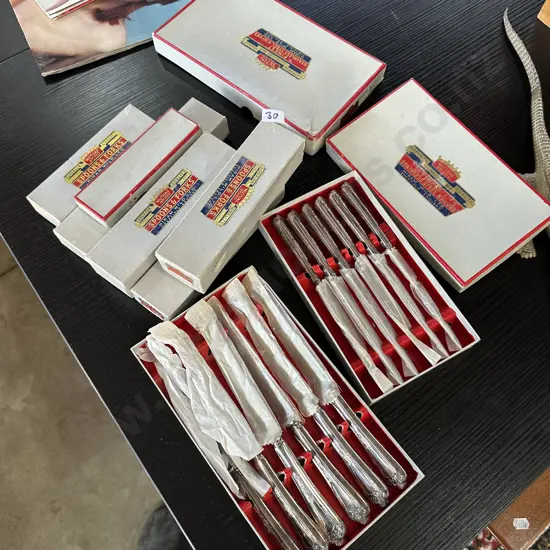 boxed sets of cuttlery