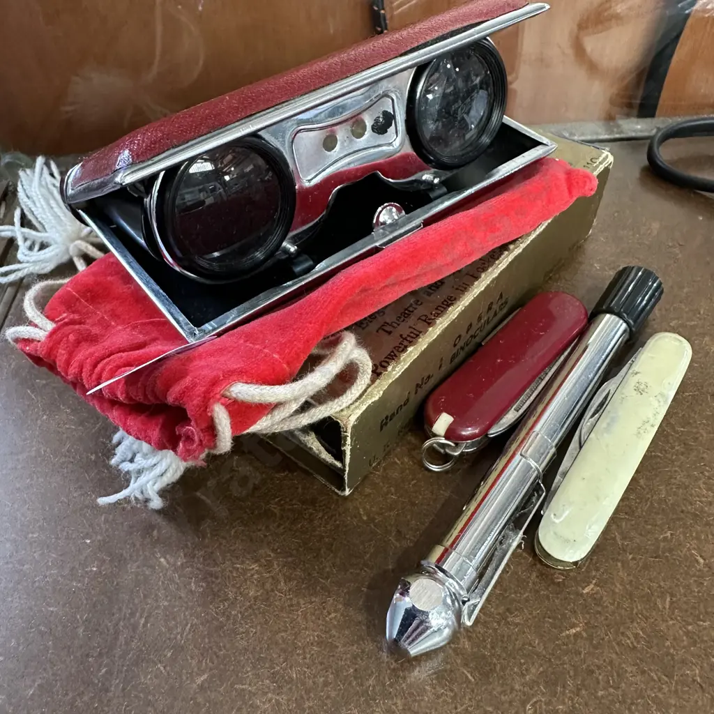 oprea glasses, pocket knives etc Image 1++