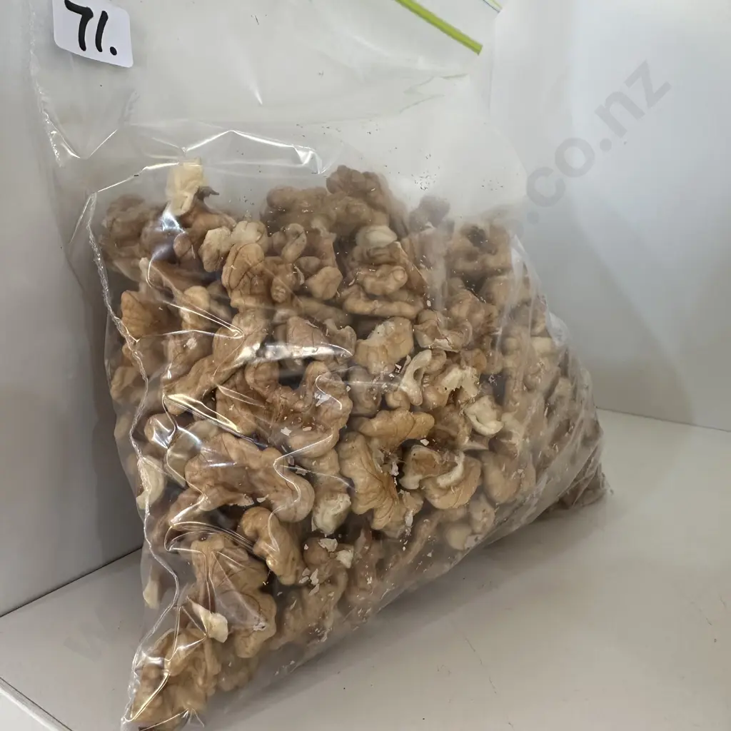500g Organic hand shelled local Walnuts Image 1++