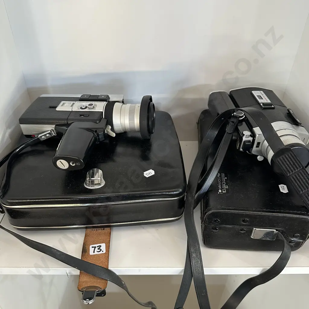 2 cased Super 8 cameras Image 1++