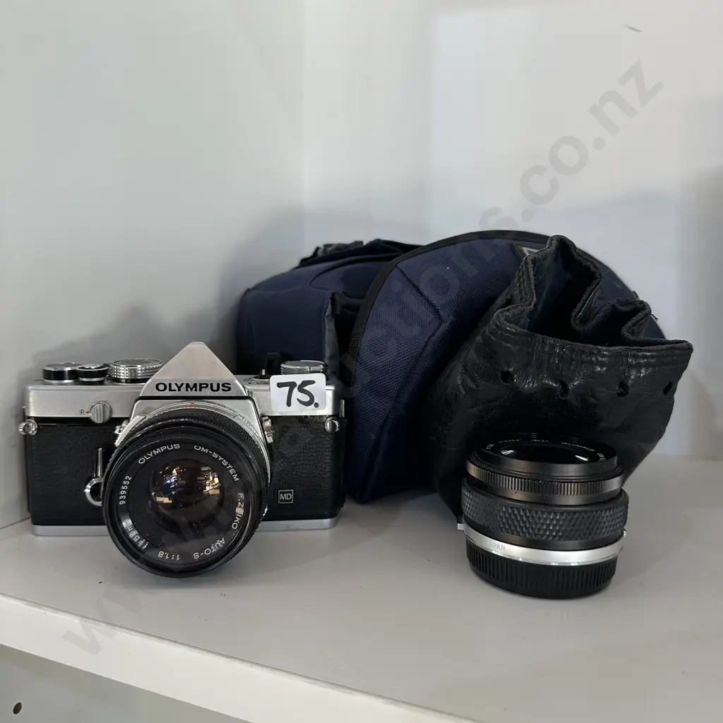 Olympus camera and case Image 1++