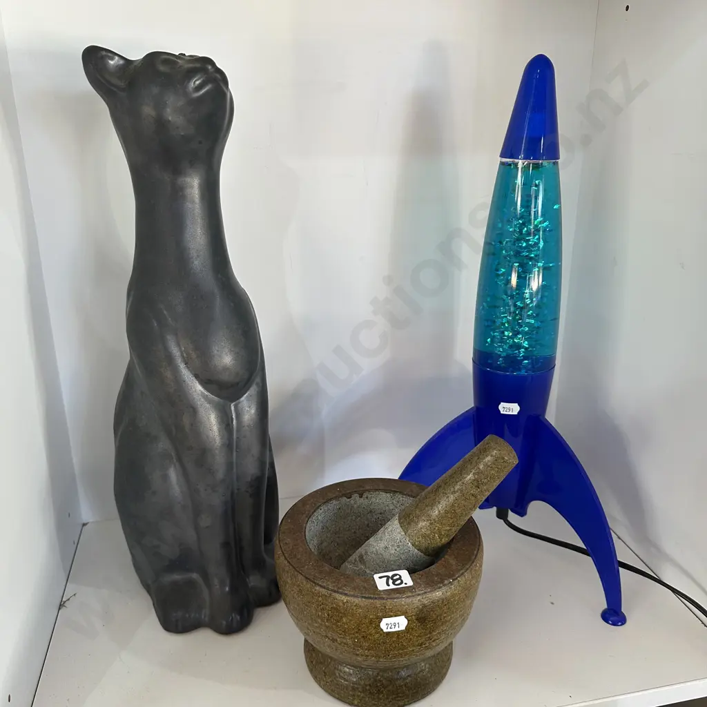 cat, lamp and pestle morter Image 1++