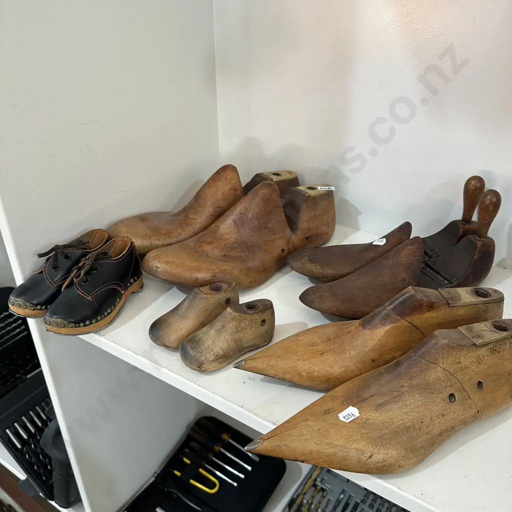 collection antique shoe makers blocks, and advertising shoes Image 1++