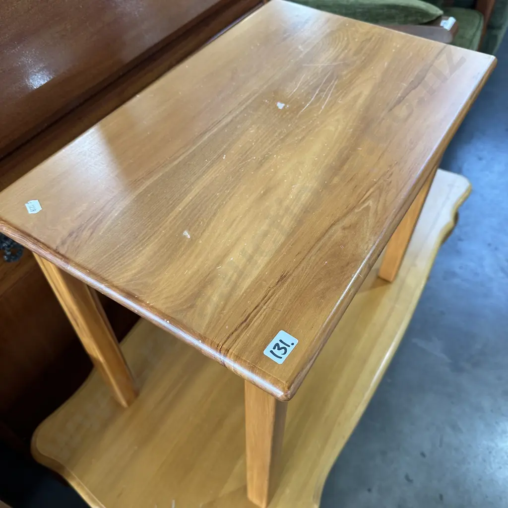 Rimu side table Image 1++