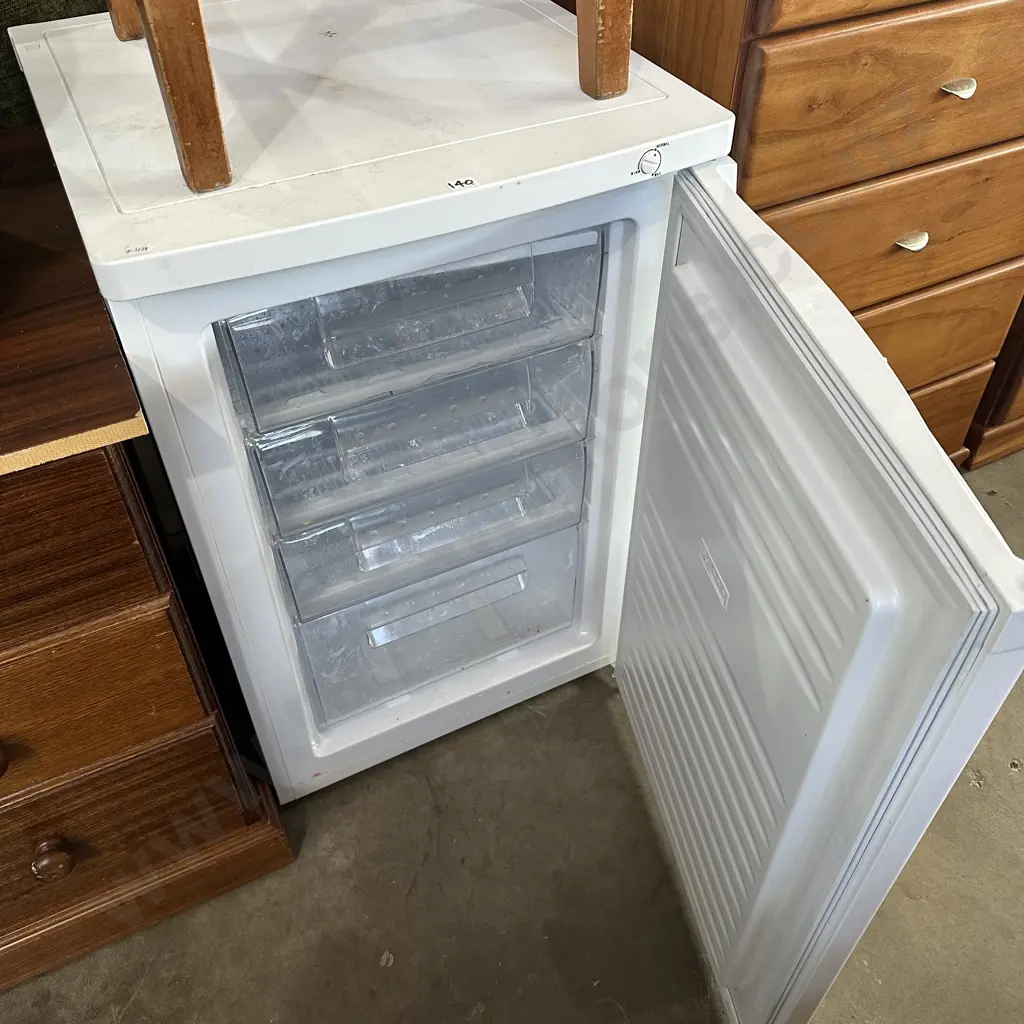 underbench freezer Image 1++