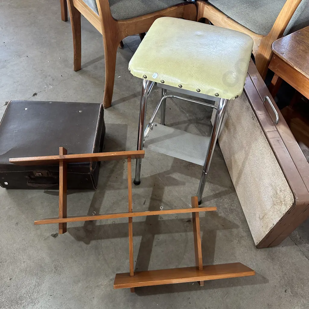 vintage folding table, stool and case Image 1++