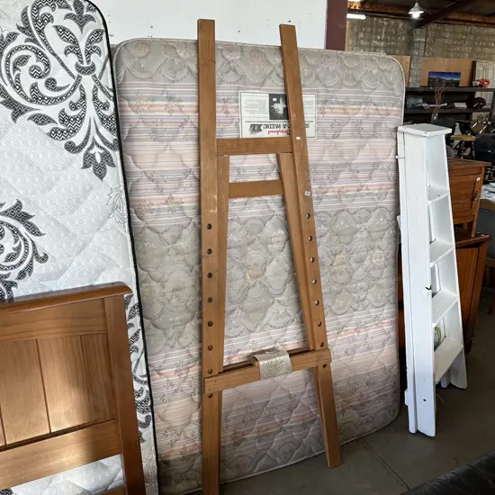 artist easel