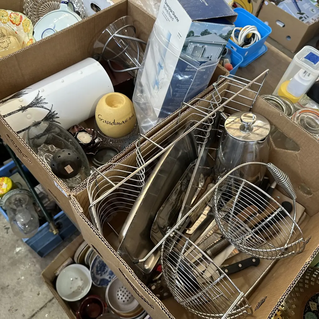 2 box collectables and kitchenware Image 1++