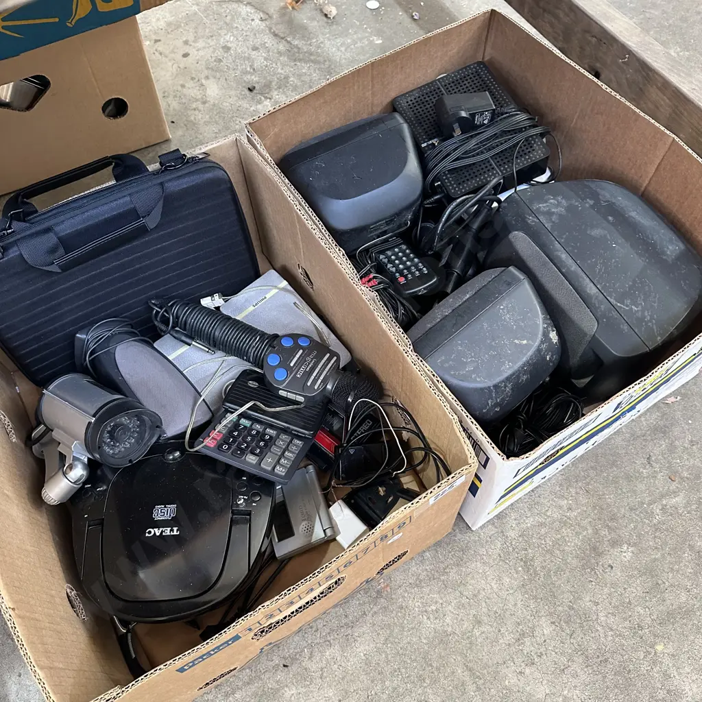 2 box speakers, electricals etc Image 1++