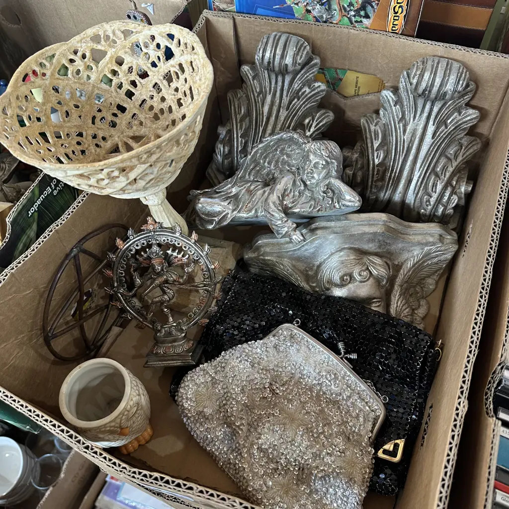 decorative items Image 1++
