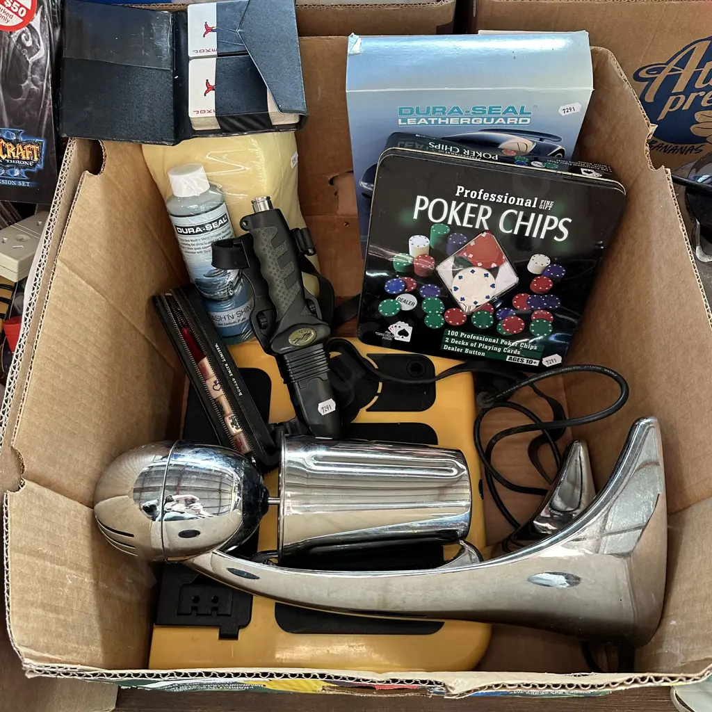 dive knife, poker chips etc Image 1++