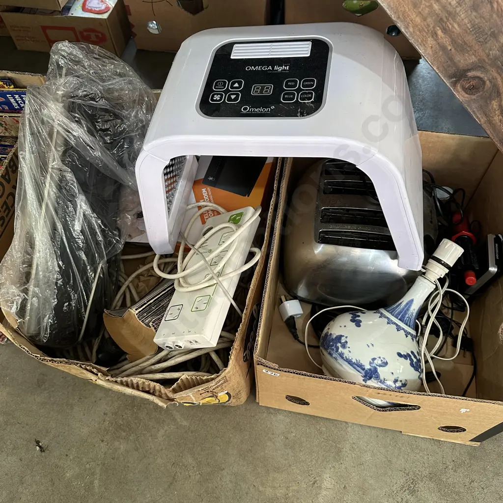 2 box lamp base, multu plugs, & Omega light therapy etc Image 1++