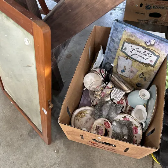box collectables plus mirror
