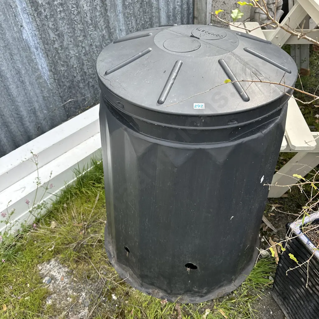 composter Image 1++