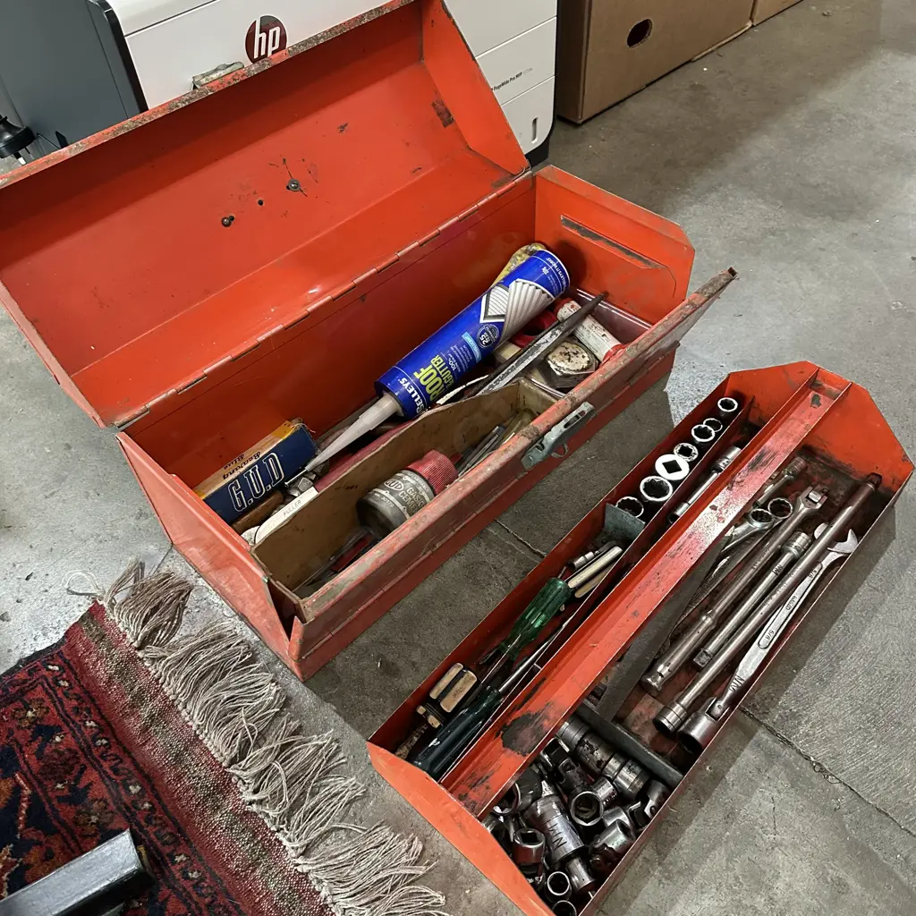 Toolbox and contents Image 1++