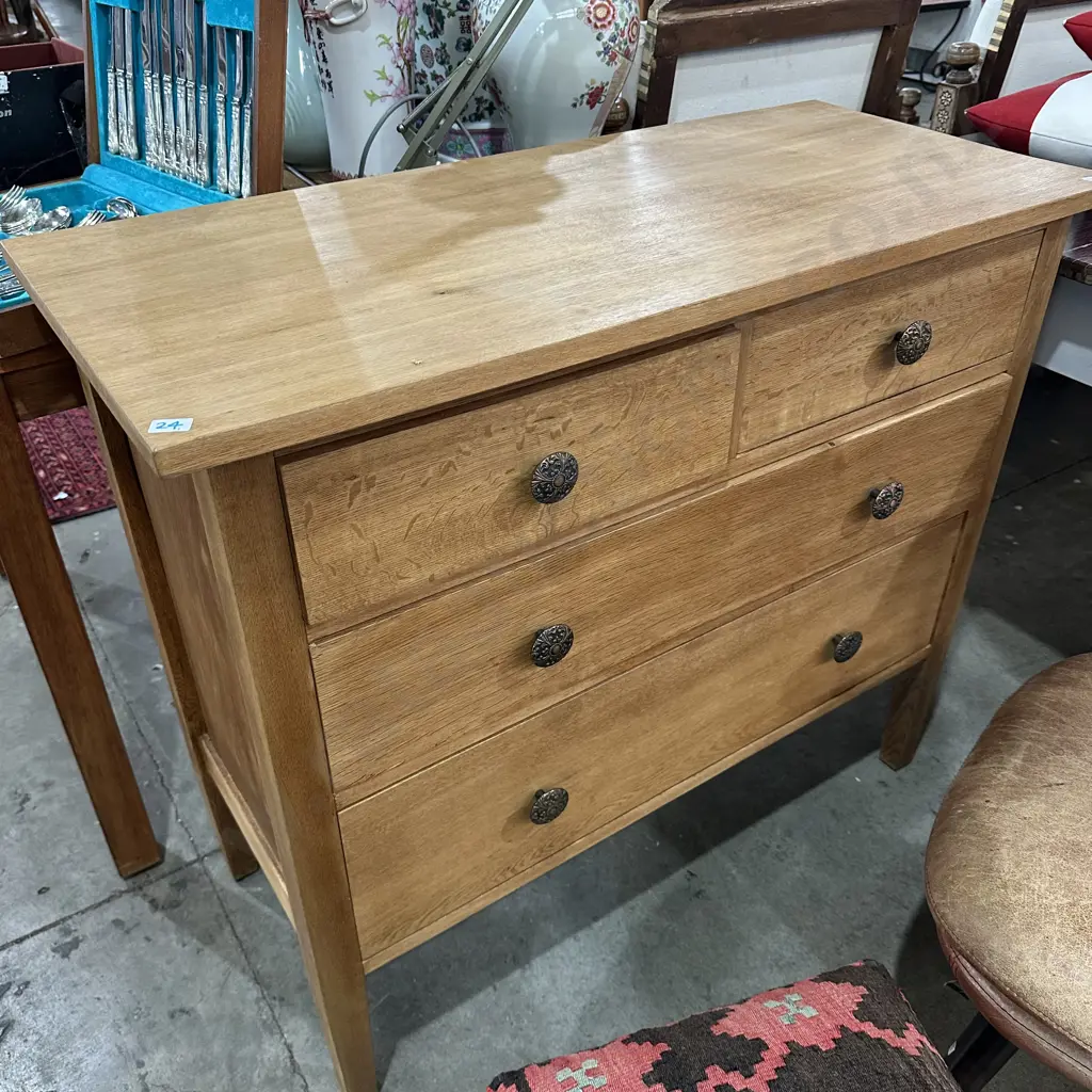 very tidy Oak drawers Image 1++