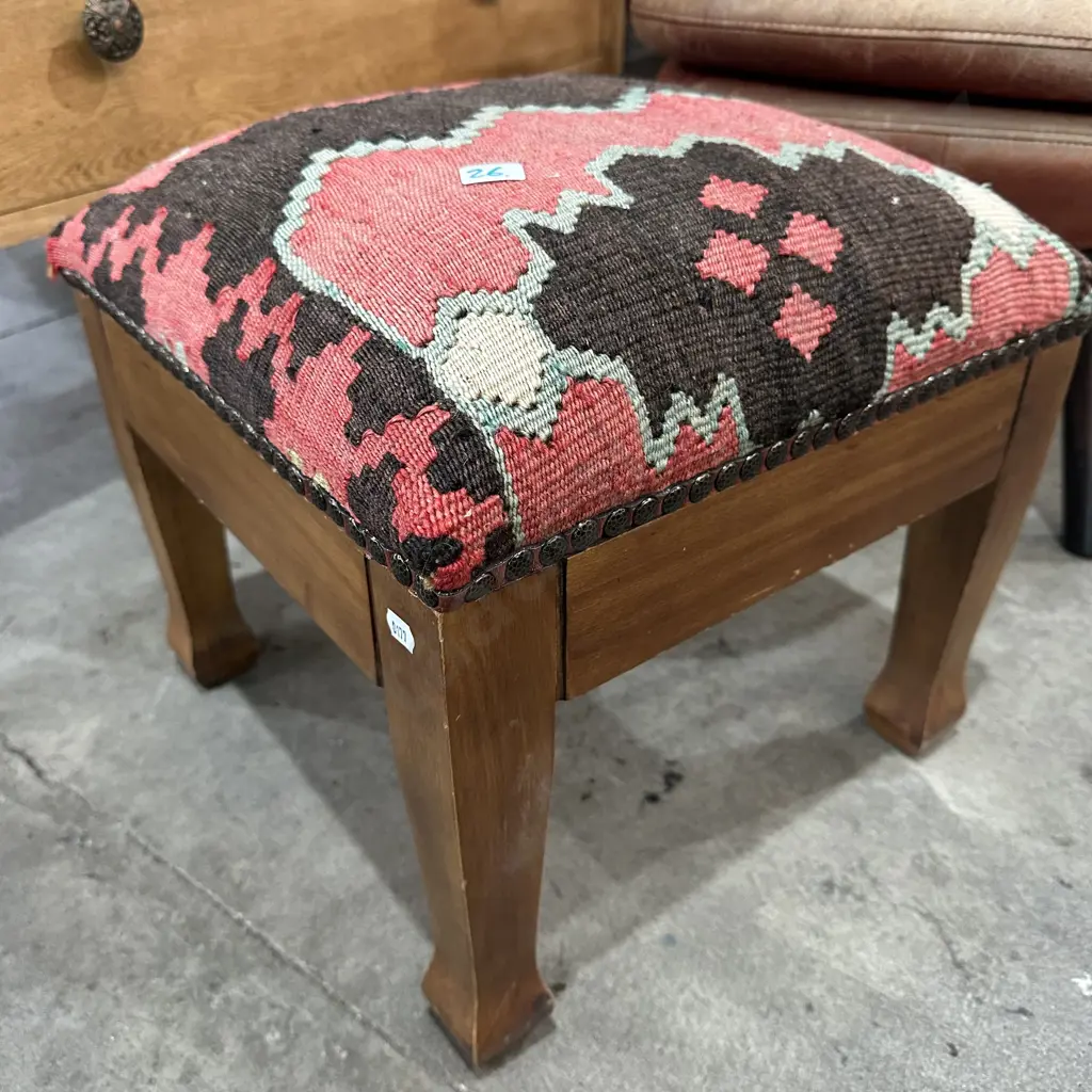 decorative colonial stool Image 1++